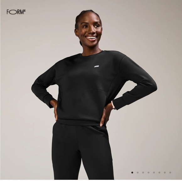 Figs Set FORMx crew neck top and tapered pants scrub set - Picture 1 of 13